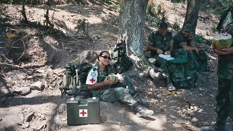 Figura 15: Militares em missão Fonte: Fotografia cedida CAP ADMIL Margarida Santos O Exército viu aprovado, por despacho de 26 de junho de 2012, de Sua Excelência o General CEME, o Plano do Exército