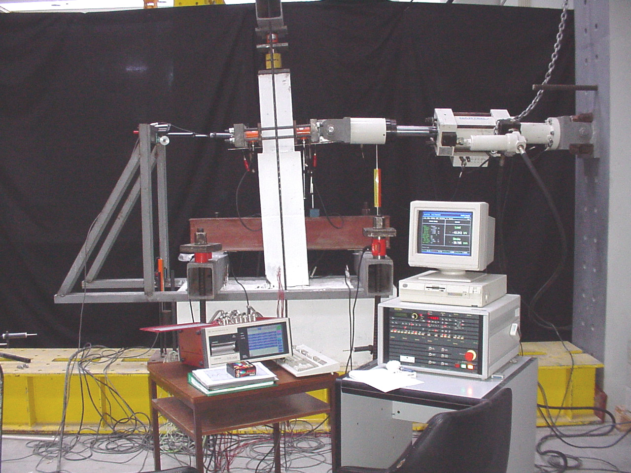 Column Strengthening by Reinforced Concrete. Jacketing Interface Influence on Cyclic Response finitos [4].