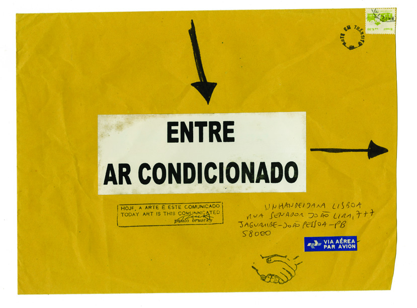 Arquivo, 1983 colagem e carimbo sobre envelope -- 24 x 32 cm Quadro de força, déc. 80 colagem e carimbo sobre envelope -- 24 x 33 cm Entre ar condicionado, déc.