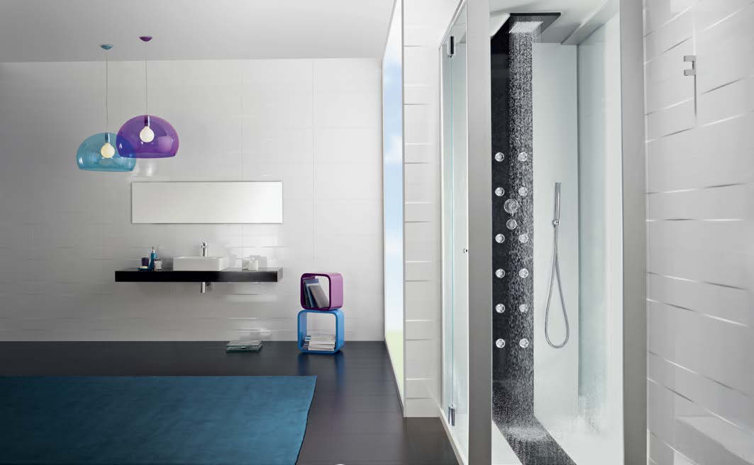 LUX LUX TREND / TECH / WELLNESS De inspiração minimalista, a cabina de hidromassagem LUX eleva a experiência do duche.