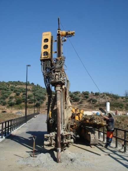 CASOS DE ESTUDO E DE OBRA RECENTES BARRAGEM DE VALTORNO-MOURÃO (2006) 2008 Alçado