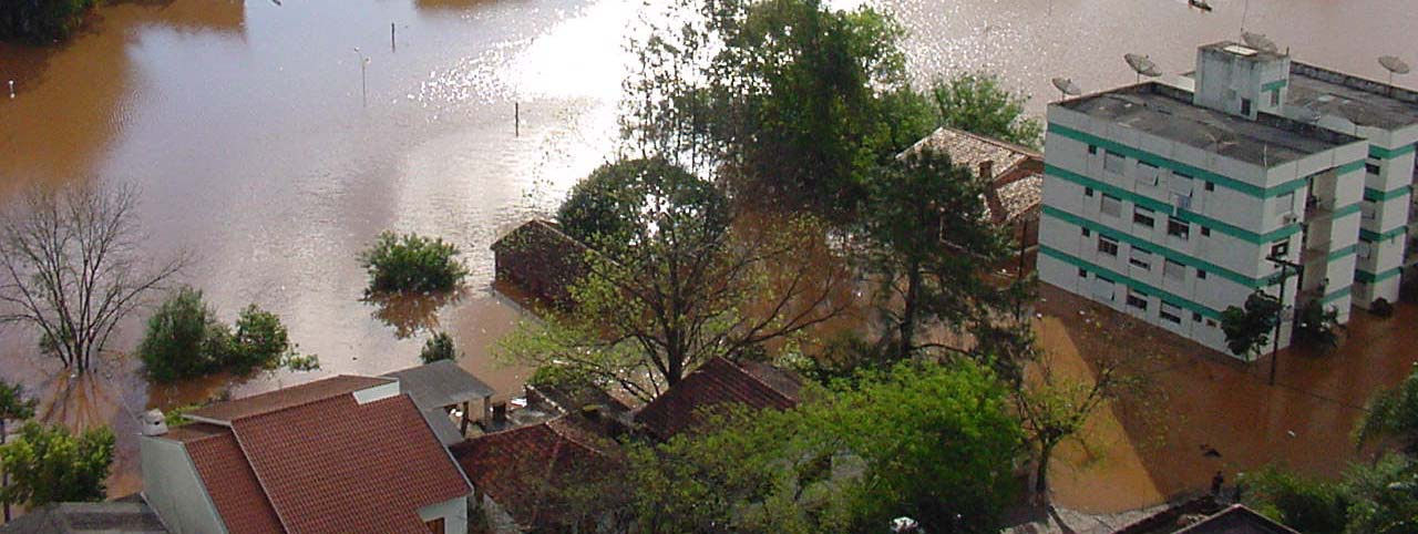 A maior inundação já registrada ocorreu em 06 de maio de 1941, quando o Rio Taquari atingiu a cota topográfica de 29,92 m em Lajeado.