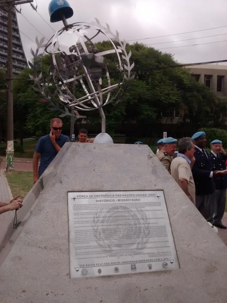 5 As bandeiras: Brasil, Rio Grande do Sul, ONU, Porto