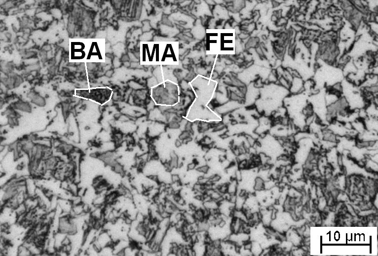 55 Segundo MEIRELES (2009) a bainita possui microestrutura de ripas paralelas de ferrita com uma numerosa precipitação de cementita na forma de grânulos ou bastonetes no interior ou entre as ripas.