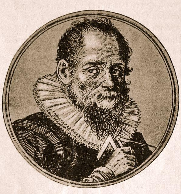 Um suíço, construtor de relógios, Jost Bürgi (1552-1632) publicou também em 1620 suas tábuas de logaritmos, sem chama-los