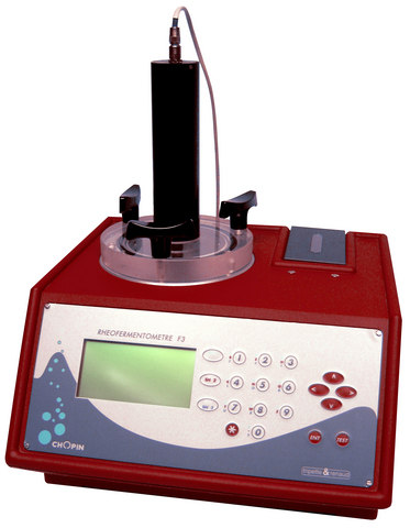 53 Sensor de altura Câmara Absorvedor de CO 2 Figura 2.4 Reofermentógrafo modelo R3 da CHOPIN, utilizado para avaliar o desenvolvimento e a retenção gasosa da massa durante a fermentação.