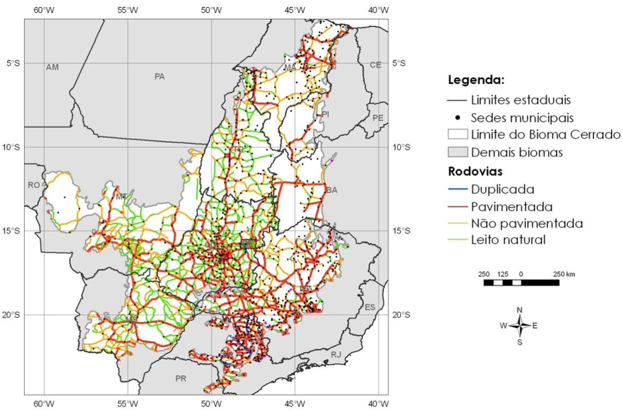 construídas com o objetivo de impulsionar o desenvolvimento do interior do país (Figura 2). Figura 2: Mapa do sistema rodoviário do bioma Cerrado. Fonte: IBGE (2005).