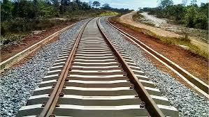 Plano Ferrovia 2020 Reforçar investimentos em Infraestruturas, designadamente através da execução do Plano Ferrovia 2020 INVESTIMENTOS A EXECUTAR EM 2017 +100 milhões de investimento em 2017 +2x mais