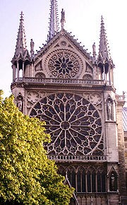 A rosácea é um elemento arquitectónico ornamental usado no seu auge em catedrais durante o período gótico.