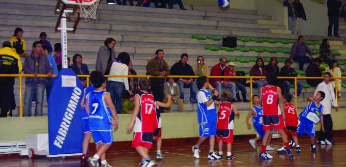 Concentração de Minibasket f No passado dia 13 de Janeiro realizou-se uma Concentração de Distrital de Minibasket, do escalão Minis B, no Pavilhão Municipal da Costa da Caparica, com a organização da