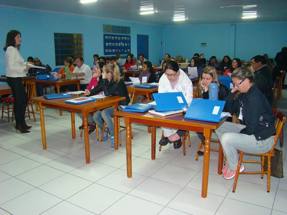 APOIO À FUNDAÇÃO ROTÁRIA O 4780 é o Segundo da América Latina e do País, 25 Rotary Clubs conseguiram com que 100% dos seus associados doassem à Fundação Rotária em 2013/2014 e dois Interact Clubs