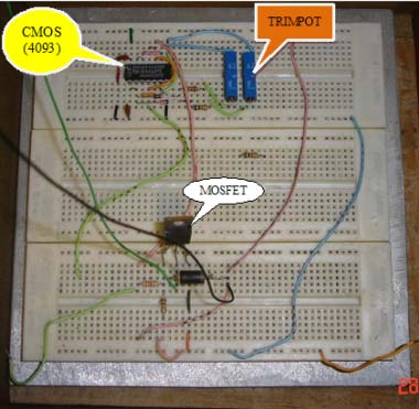 Figura 1. Fotos do aparato utilizado na realização dos testes de ejeção como, válvula de ejeção, fonte ajustável em ± 12 V, base para substratos, bem como, o circuito de controle PWM montado.