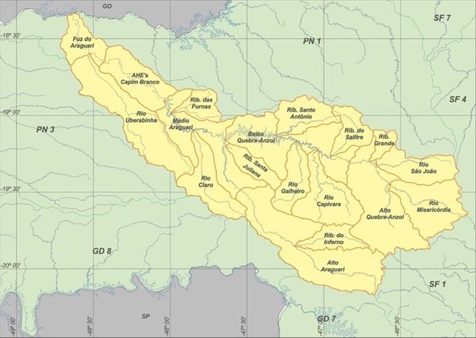A área da bacia, no que se refere ao uso do solo, é caracterizada pela prática agrícola, sendo sua economia focada na agropecuária. Mapa 3: Distribuição das sub-bacias na Bacia do Rio Araguari. 7.1.