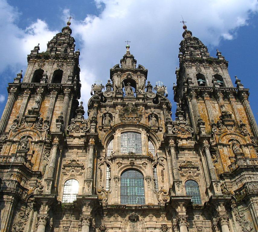 6. Santiago de Compostela Tour Dia Inteiro Santiago de Compostela, com a sua impressionante Catedral é um dos lugares de peregrinação mais importantes do mundo, famoso pelos seus Caihos de atiago.