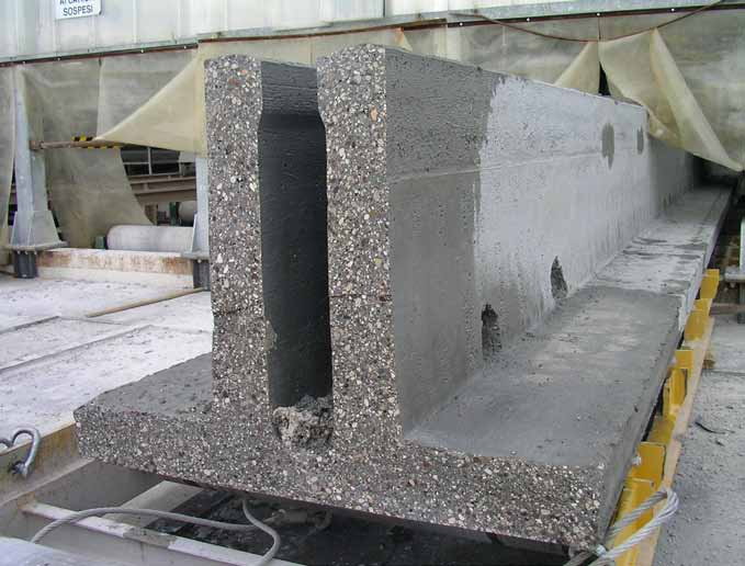 BENEFÍCIOS DAS VIGOTAS EM T INVERTIDO DUPLO FLEXIBILIDADE DE PRODUÇÃO As dimensões dos elementos de concreto e as configurações de fio de aço protendido podem ser mudadas de acordo com as