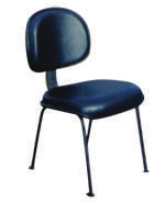 Cadeira Fixa em Curvim 16 Cadeira fixa, estrutura em aço pintada em epóxi na cor preta fosca, assento e encosto em madeira compensada moldada anatomicamente, almofada de espuma injetada, com 4 cm de