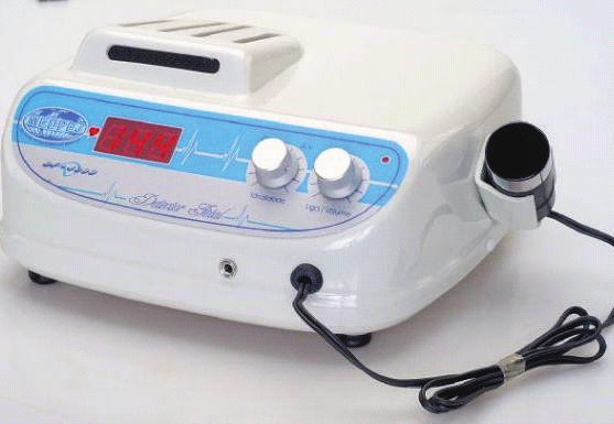Sonar 90 Sonar com indicador digital de batimentos cárdio-fetais, alimentado por corrente de 110/220V, com transdutor, estetosfone individual, amplificador