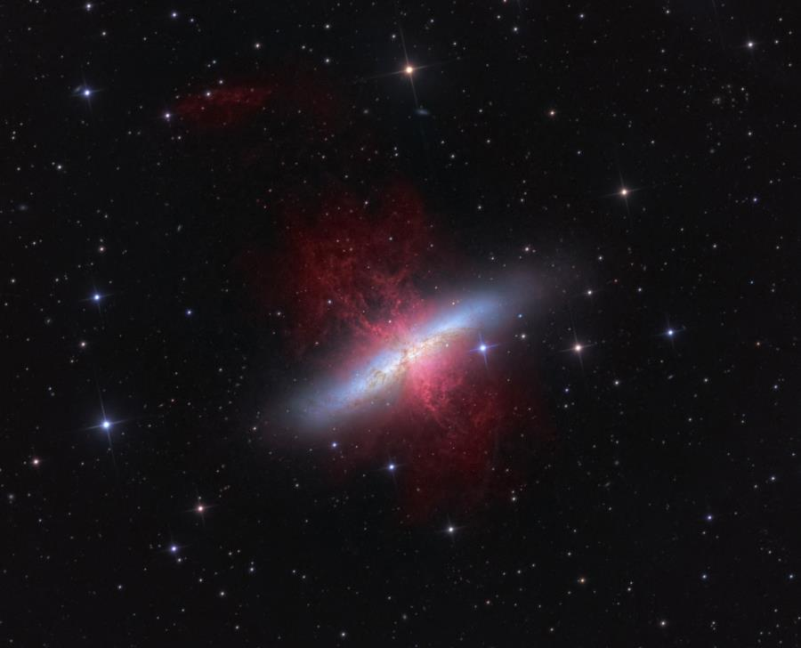 Galáxia M82 Formação estelar