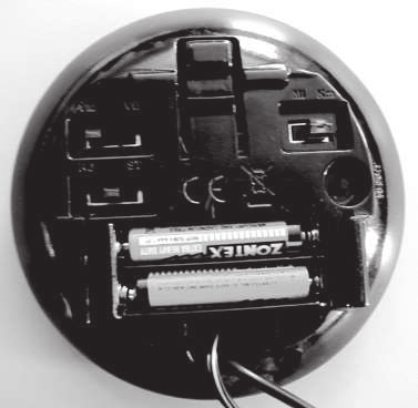 FUNCIONAMENTO DA CONSOLA VISOR e BOTÃO: 1- Apresentação da velocidade (Km/h ou Mi/h) 2- Apresentação da distância percorrida (km ou mi) 3- Apresentação das calorias gastas (Kcal) 4- Apresentação do