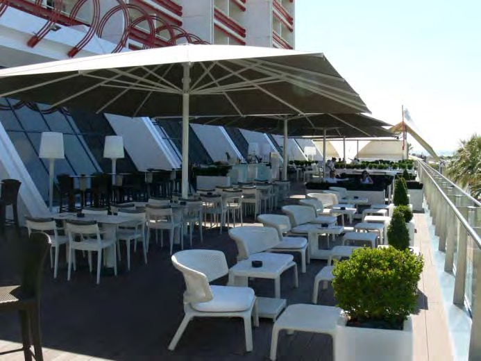 Tivoli Marinotel Vilamoura Todas as zonas exteriores equipadas pela Alaire Terraço Bar - Chapéus