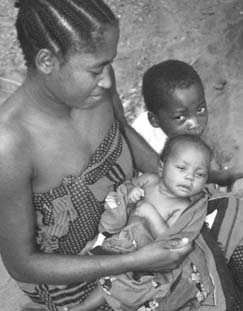 Relatório sobre o Paludismo na África, 23 Tornar a gravidez mais segura: Acesso a cuidados essenciais para mulheres grávidas e seus recém-nascidos Para apoiar a Iniciativa Maternidade Segura, o