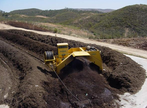 15 Compostagem de Verdes na ALGAR Revolvimento Utilização do sistema de