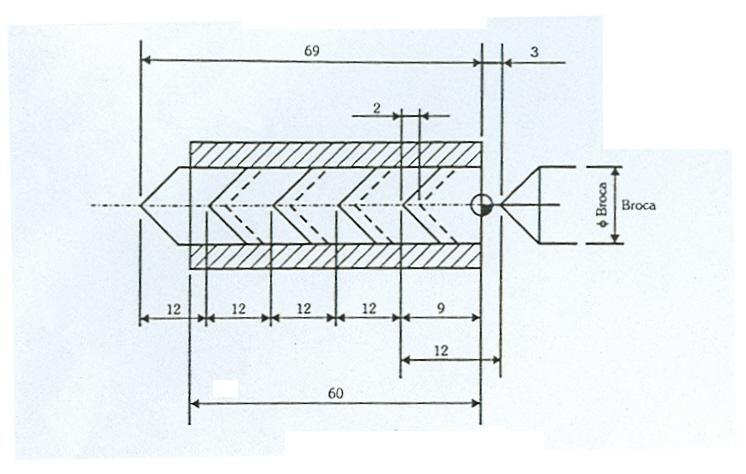 Ciclo Fixo G83 Furação Profunda N010 G00 X0 Z5. M08 N030 G83 Z-69 Q12000 R-2 F.12 N040 G80 (Cancela o ciclo de furação) A furação será executada até o comprimento 69mm, com incremento de 12mm.