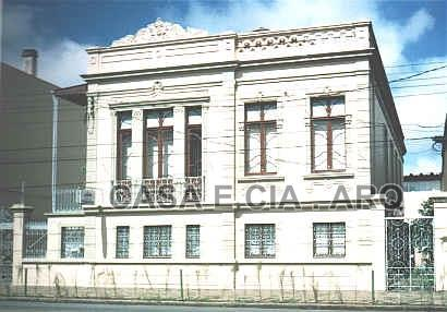 As residências maiores eram enriquecidas com um jardim do lado.