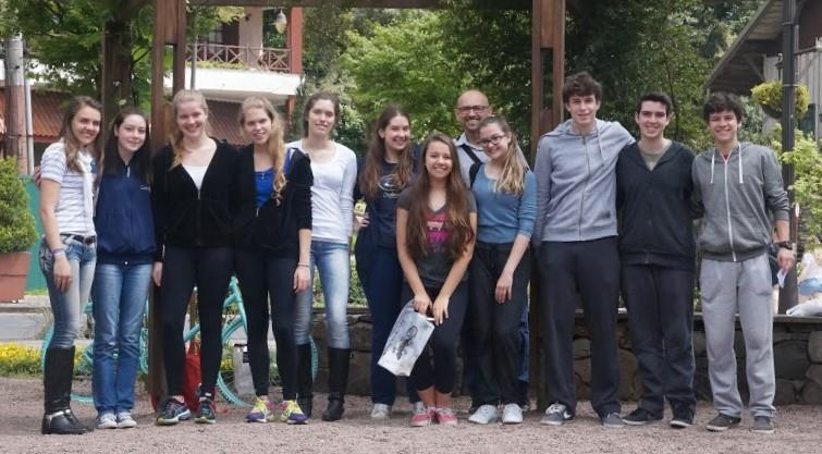 Retiro em Gramado Nos dias 19 e 20 de outubro, o grupo de alunos que viajará para a Alemanha, em janeiro e fevereiro de 2017, realizou um retiro em Gramado, juntamente com seus professores