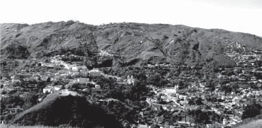 Rodrigues, B. B.; Zuquette, L. V. Foto 1. Localização da área de estudo: Serra de Ouro Preto, Ouro Preto (MG).