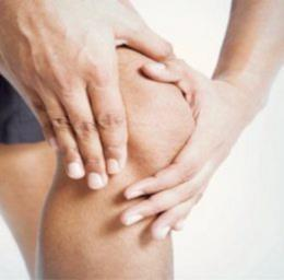 8 4 - A Hidroterapia no tratamento do Ligamento Cruzado Anterior A Hidroterapia trabalha com a aplicação de exercícios aquáticos que se destacam pela capacidade de permitir a antecipada mobilização