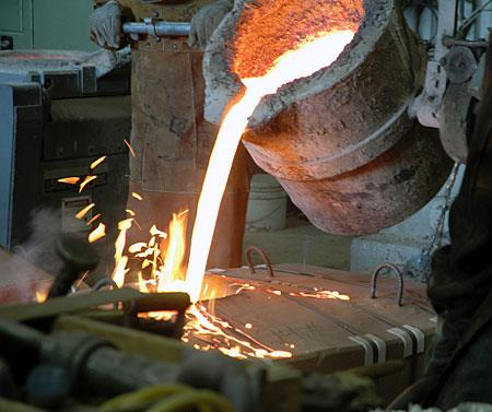 FUNDIÇÃO EM AREIA Objetos de cobre moldados