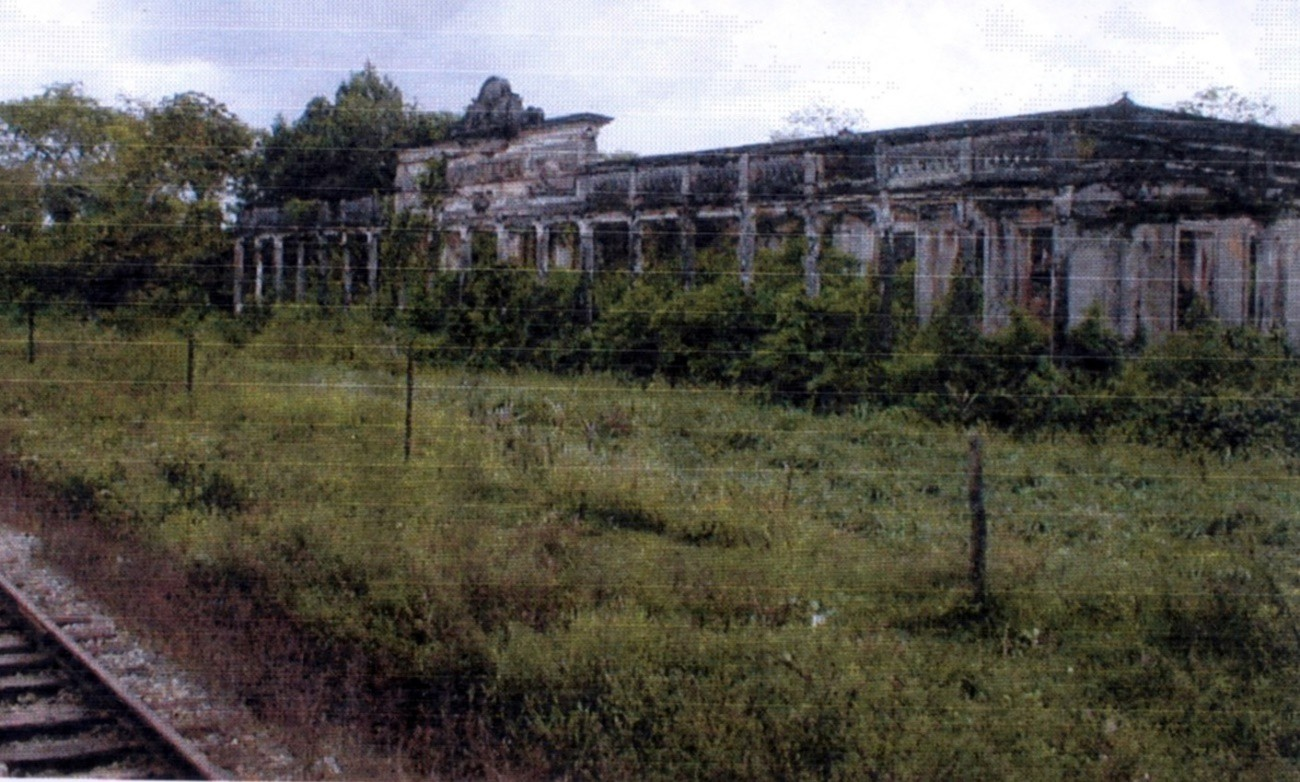 Fig. 39 Matadouro da cidade de Alagoinhas (fundo). Fig.