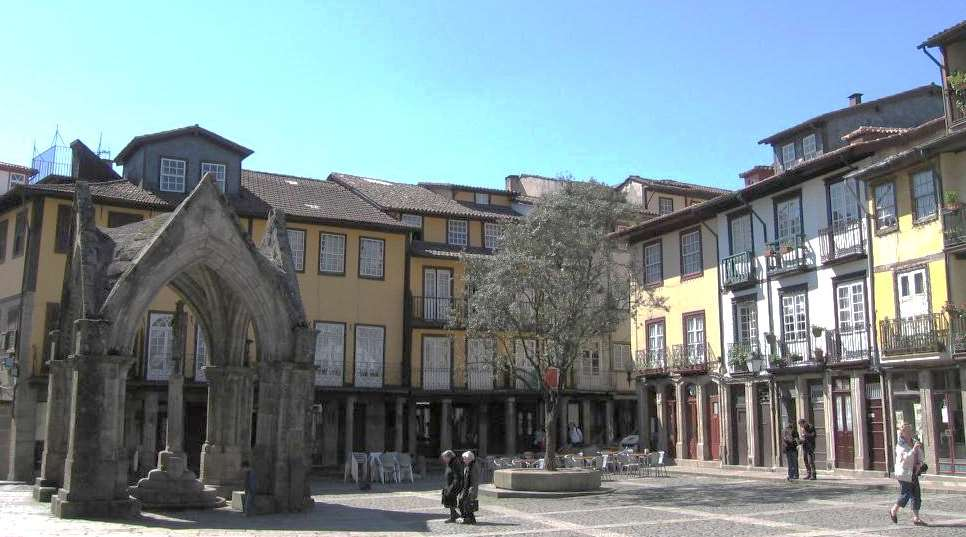 >>> Argamassas com Propriedades Térmicas Guimarães, cidade berço de Portugal. Património da UNESCO.