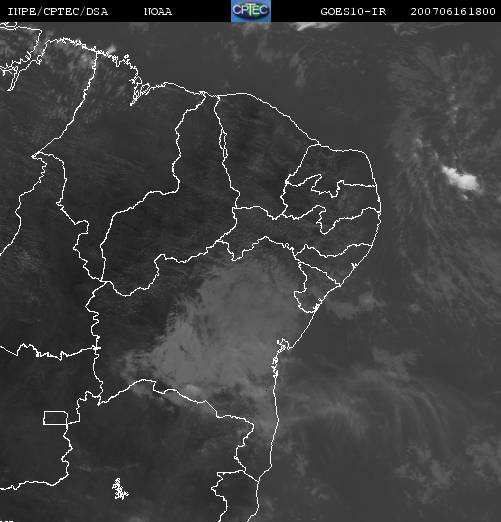 Essas banda de nuvens mostra mais dispersa as 12:00 h (Figura 24c) e na Figura 24d mostra as nuvens se dispersando para o norte do Nordeste com uma