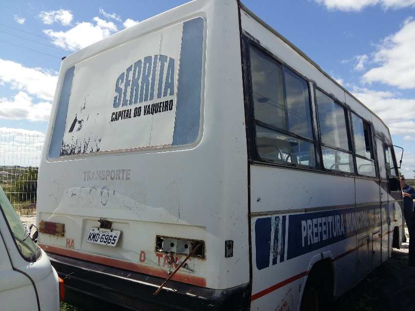 LOTE 11 11 MICRO ONIBUS AGRALE/7500 TD,DIESEL, COR BRANCA, ANO 1996/1997,PLACA KMD 6965,CHASSI 9BYC09E2STC000523 SITUAÇÃO DO VEÍCULO: SEM MOTOR,PNEUS