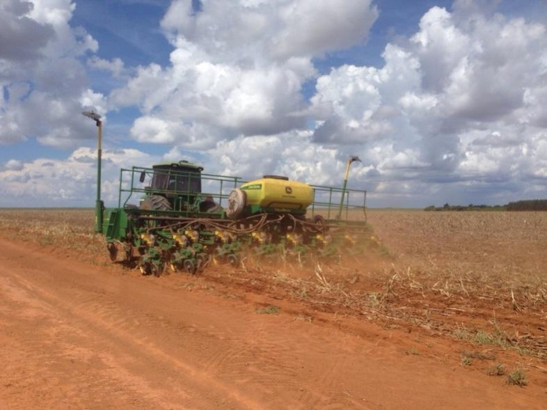 ACOMPANHAMENTO DE SAFRA SOJA - 2014/2015 O projeto SIGA MS continua o acompanhamento do plantio da soja, safra 2014/2015, nas principais regiões produtoras do estado.