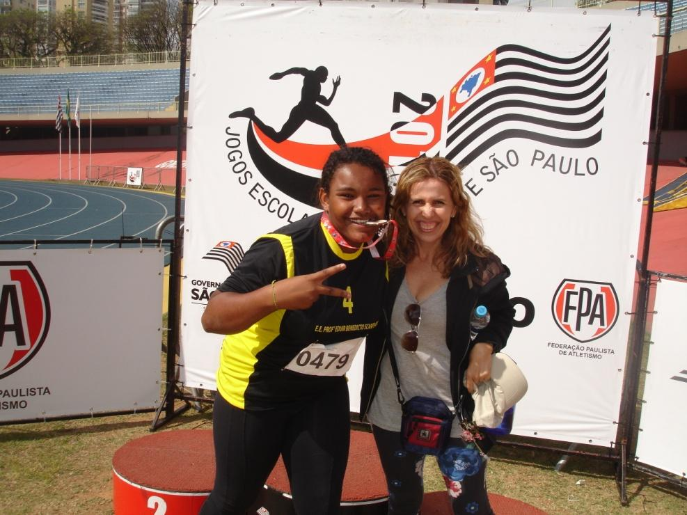 A atleta Karen Daiana Mendes Amaro da EE Eduir Benedicto Scarppari conquistou no dia 11 de Agosto de 2013 o VICE CAMPEONATO PAULISTA de Arremesso de Peso com a marca de 9m 89 cm!