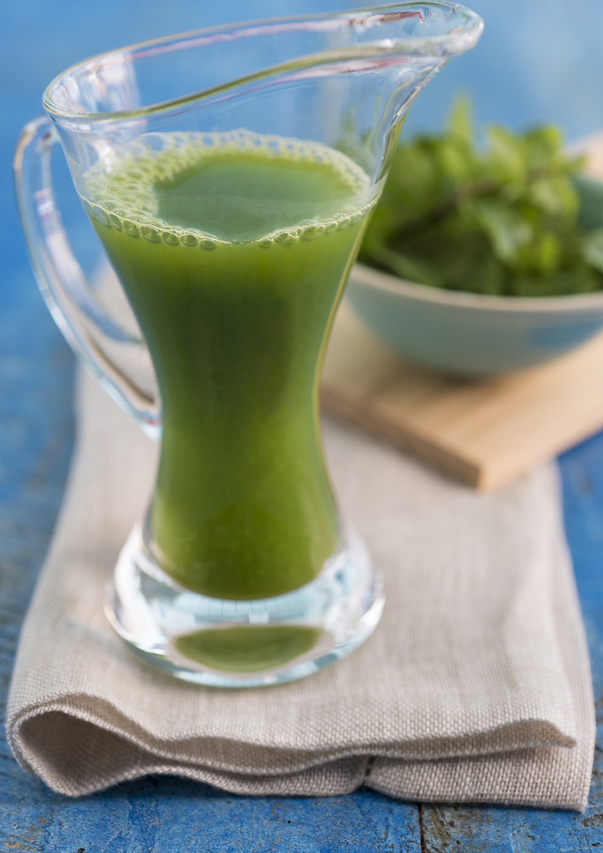 Suco verde {e gostoso} Rendimento: 2 copos Dica: Essa não é a versão original do suco verde, mas é deliciosa.