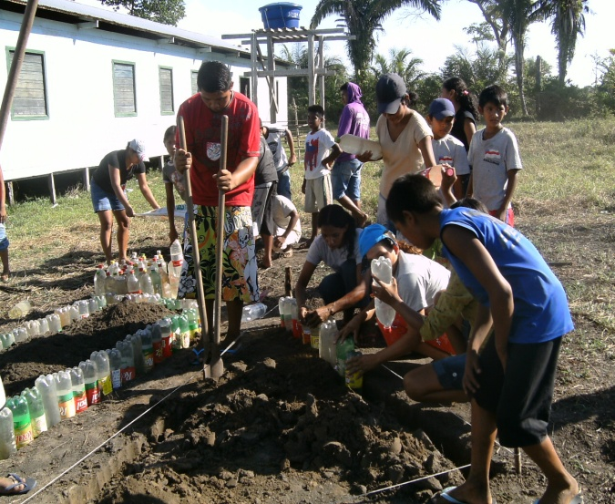 EDUCAÇÃO PARA A SUSTENTABILIDADE - O MUNDO GRITA: O QUE ESCUTA A EDUCAÇÃO.