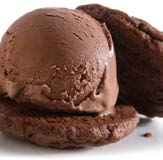 Bolo de beterraba e chocolate Nana Ice cream de chocolate (4 PESSOAS) 180g de farinha de trigo integral 4 colheres de sopa de cacau magro em pó 1 colher de café de fermento em pó 50g de chocolate