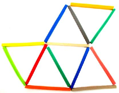 3. Supressão de triângulos A figura é formada por oito triângulos equiláteros de ordem um, retire quatro varetas e obtenha outra figura que somente possui quatro triângulos equiláteros congruentes. 4.