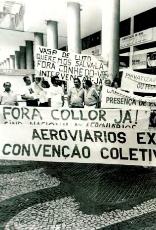 Greve no Aeroporto Santos Dumont, no Rio, durante a Campanha Salarial de 1988, que conquistou o direito à creche, pagamentos