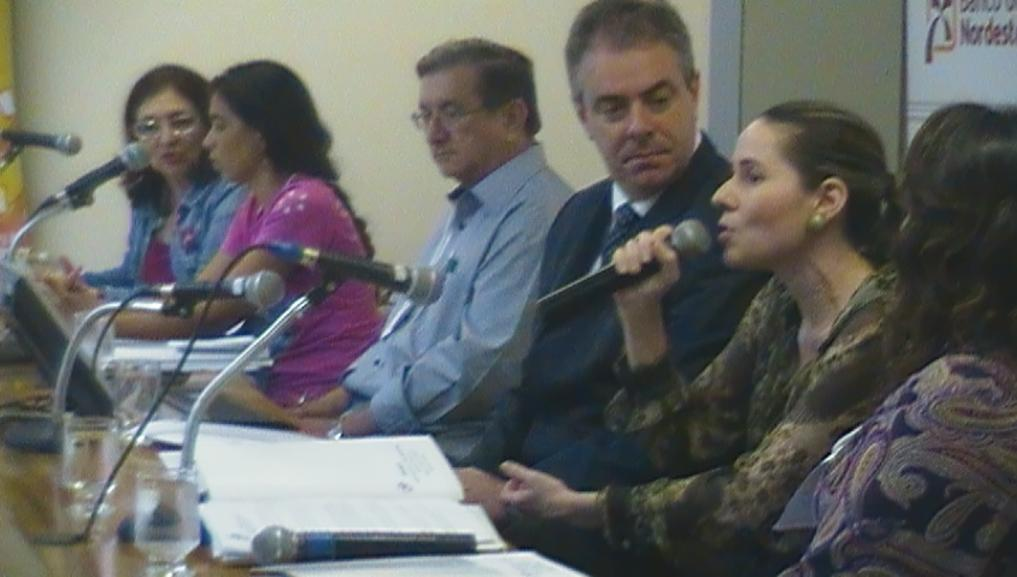 Mesa de Abertura Presidente do Conselho Deliberativo do COEP-CE Tarcísio Forster Gerotto Secretária de Urbanismo e Meio Ambiente de Fortaleza SEUMA - Maria Águeda Caminha Muniz O evento foi composto