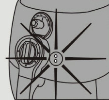 8. Cuidado: Não pressione o botão de liberação do cesto ao conferir o alimento. (fig.12) (fig. 12) Não encha a bandeja com óleo ou qualquer outro líquido.