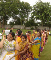 05 Casos ÍNDIA Actividades Culturais e Recreativas com Colaboradores destinadas a Celebrar o Início da Estação das Chuvas em Gujarat Em Agosto de 2009, o Clube dos Quadros da filial indiana do Grupo