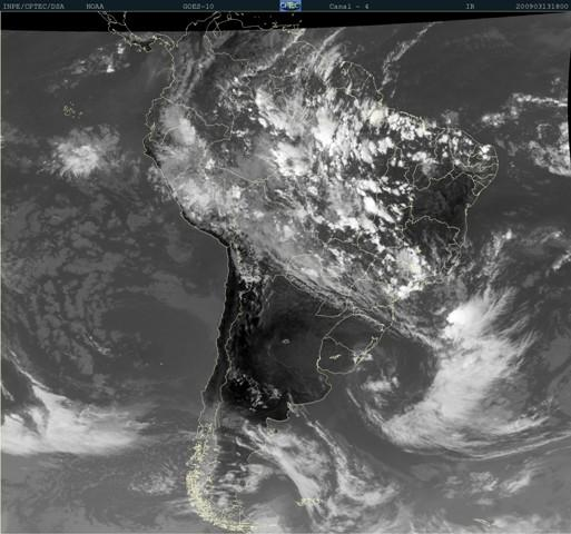 regional, através das imagens de satélites e das cartas sinóticas do