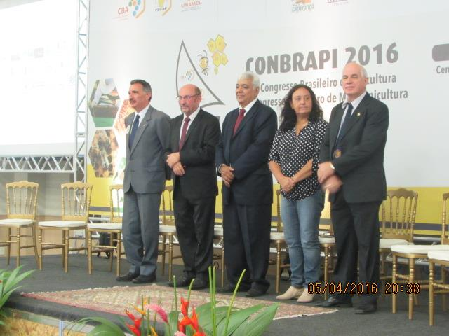 COMPONDO A MESA O SECRETARIO DE MEIO AMBIENTE DO EST. CEARÁ PROF.