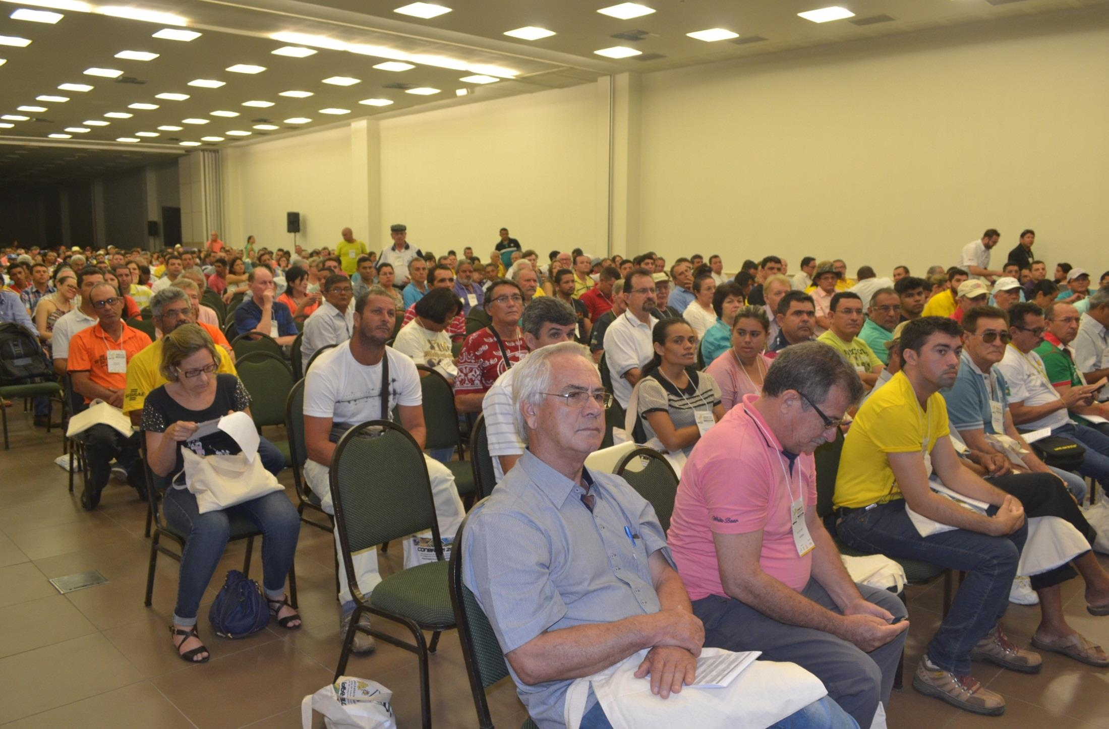 PÚBLICO PRESENTE À PRIMEIRA PALESTRA MAGNA DO