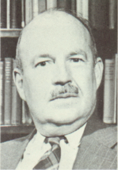 Se utilizarmos as categorias classificatórias de Talcott Parsons, por exemplo, podemos distinguir grupos sociais entre simples e complexos, que por sua vez podem existir ou terem existido, ou seja,